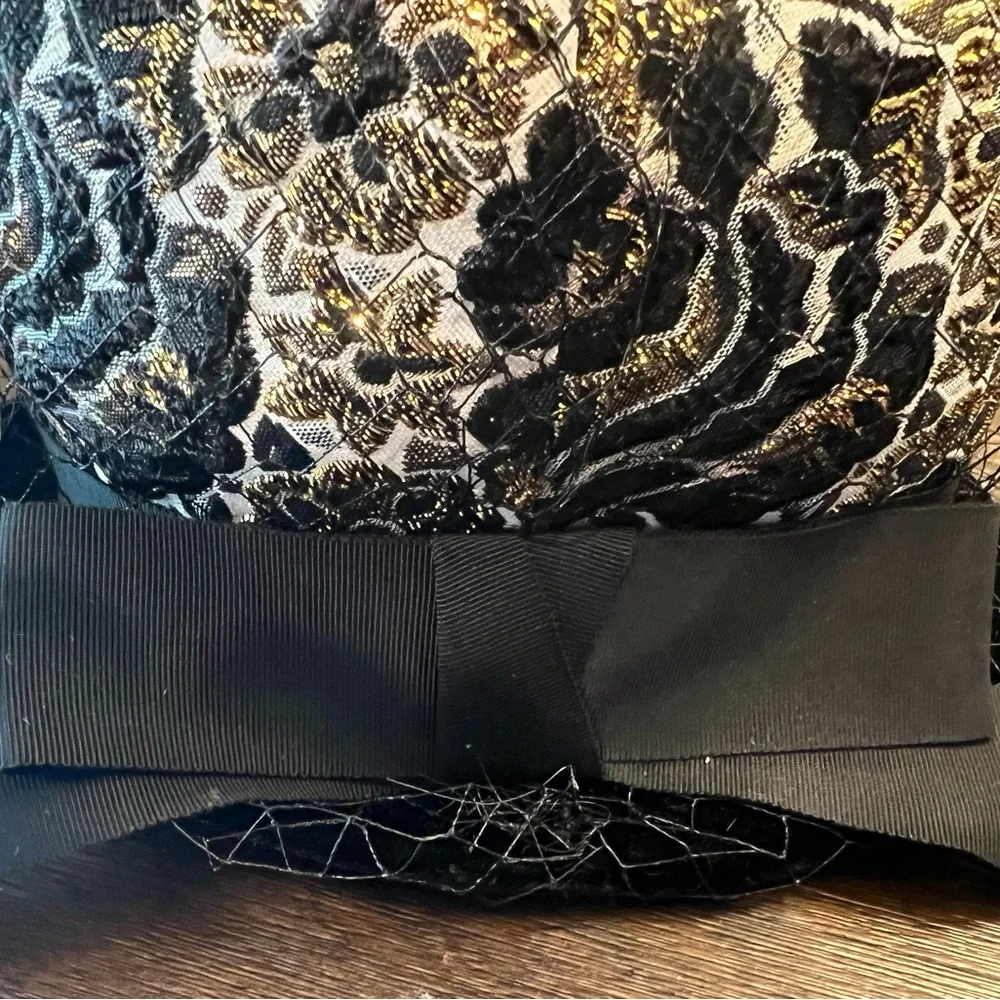 Gorgeous vintage Camellia hat- black, with gold and white! - Picture 4 of 6